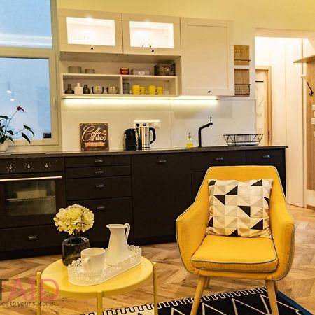 M10 Apartment - Hostaid Budapest Kültér fotó