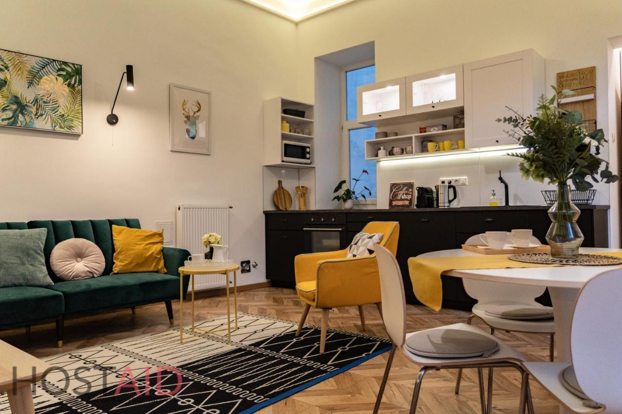 M10 Apartment - Hostaid Budapest Kültér fotó